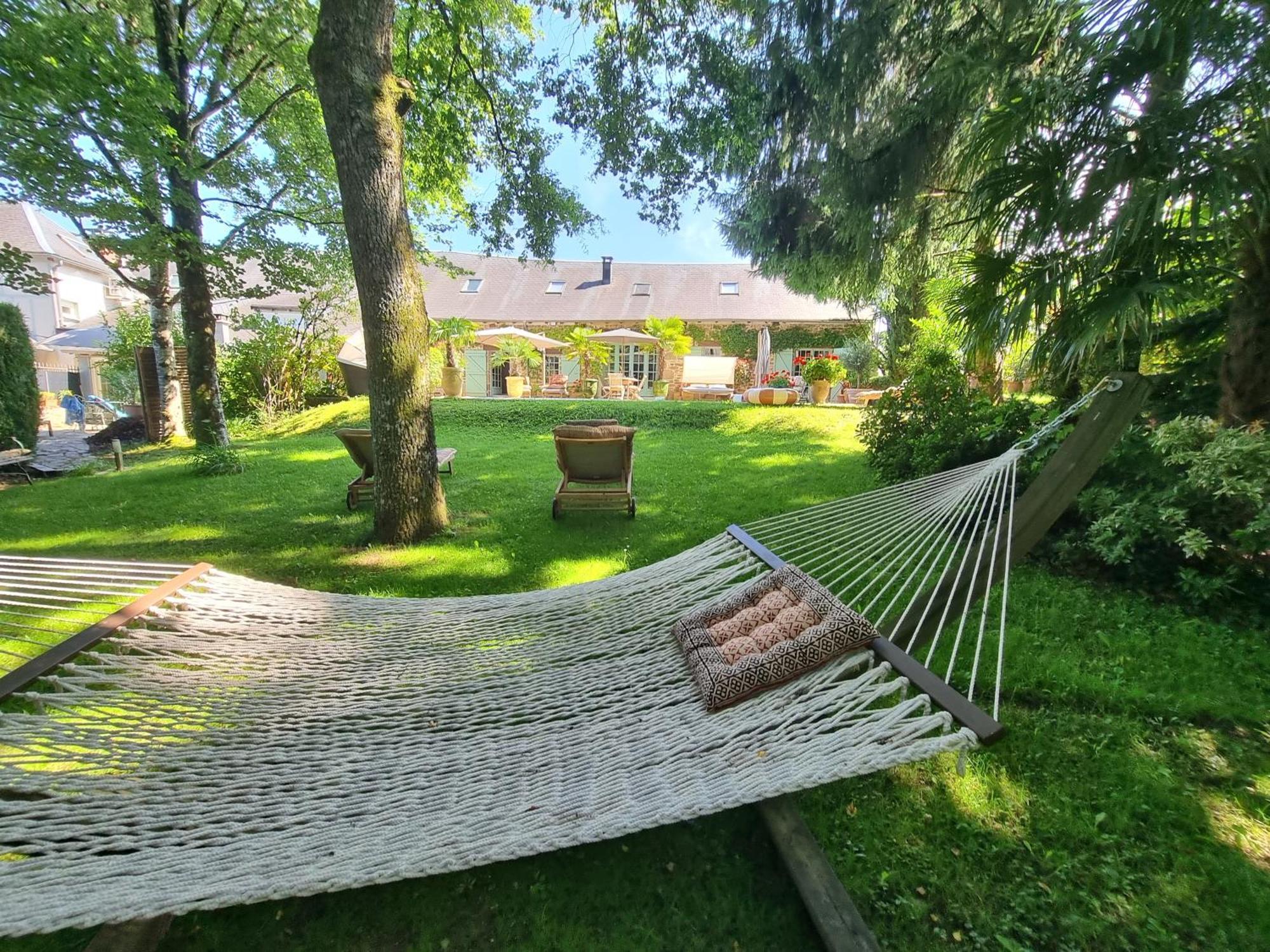 Maison D'Hotes Les Jardins Saint Eloi Le Lonzac Exteriör bild